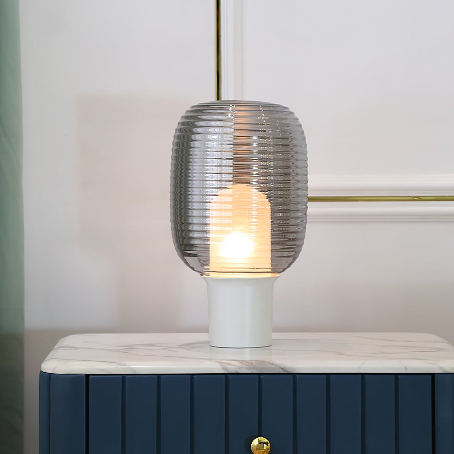 LuxeAura - Sophisticated Lamp with Subtle Elegance and Soft Glow