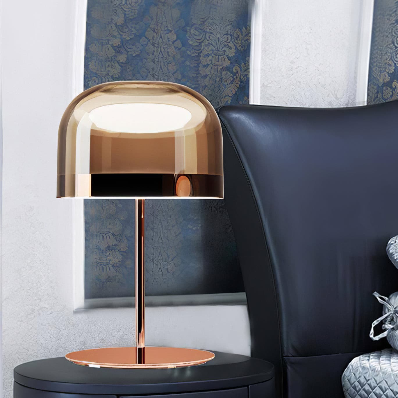 SereneGlow - Lampada da Tavolo con Design Armonioso e Diffusione di Luce Morbida