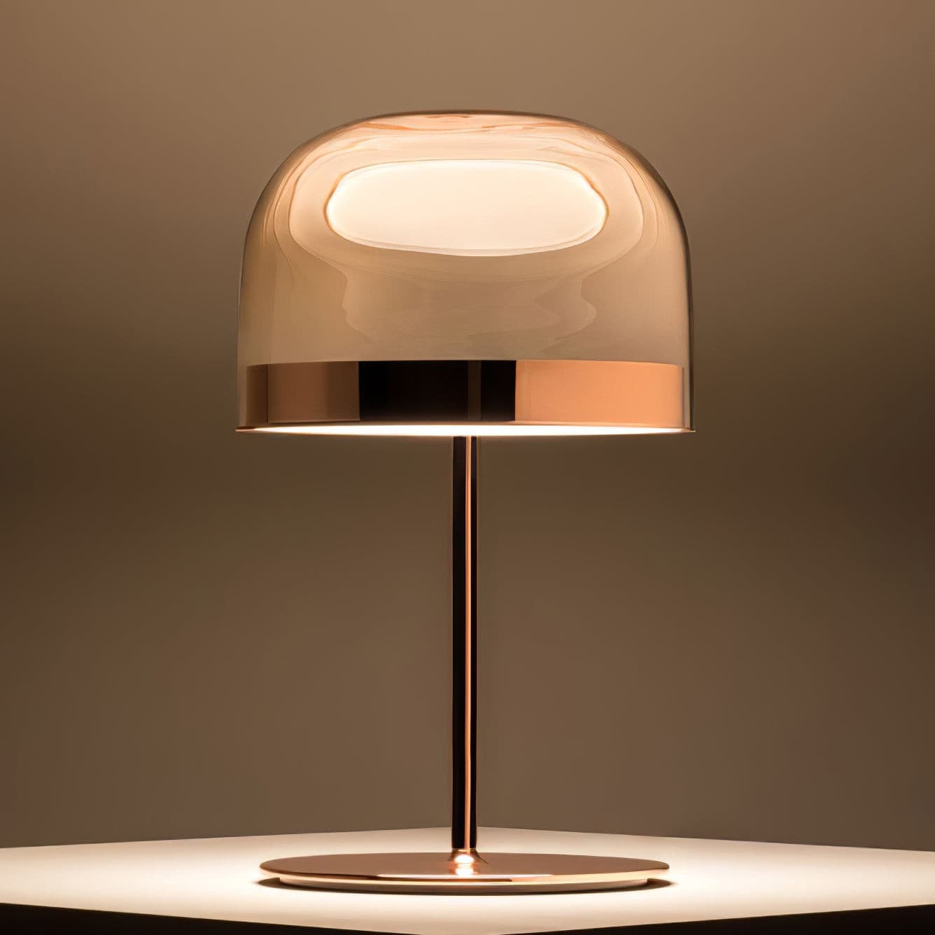 SereneGlow - Lampada da Tavolo con Design Armonioso e Diffusione di Luce Morbida