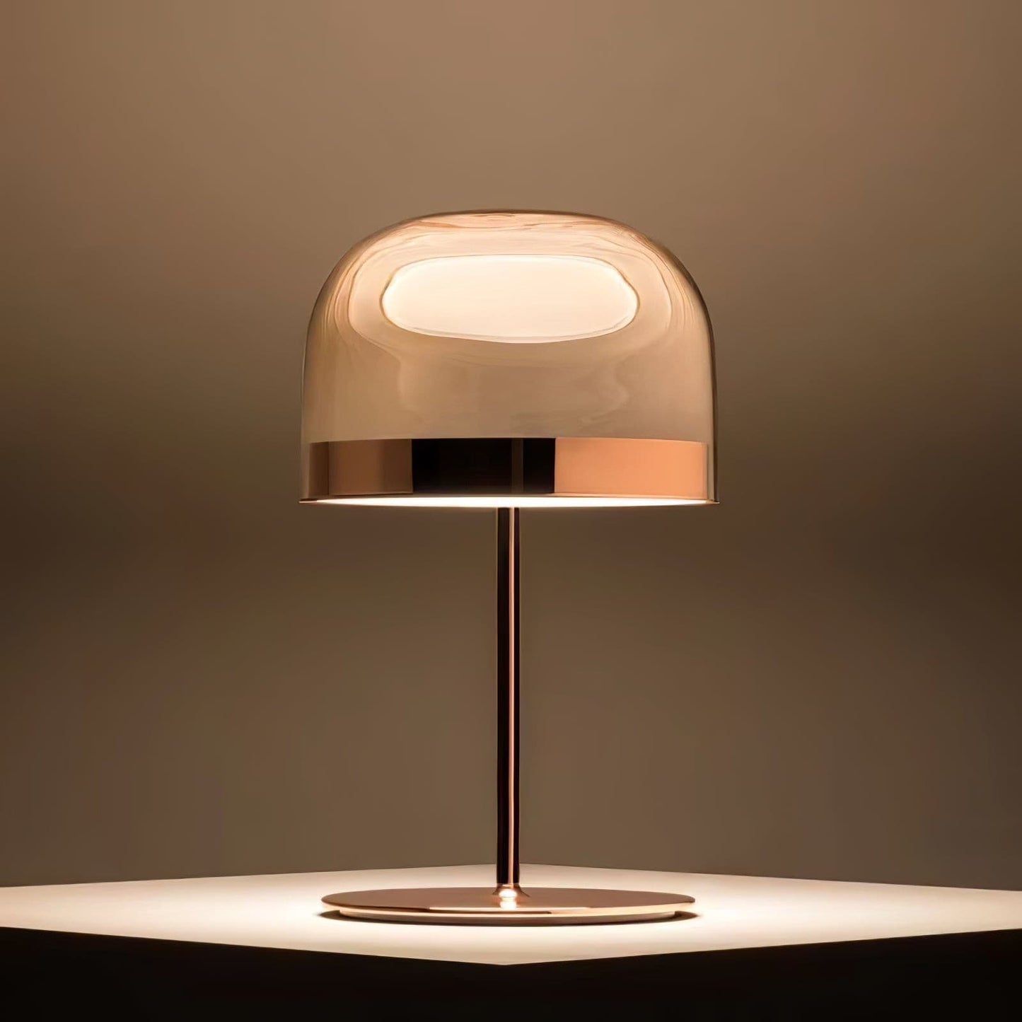 SereneGlow - Lampada da Tavolo con Design Armonioso e Diffusione di Luce Morbida