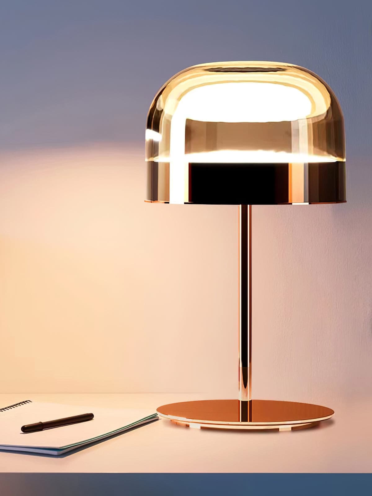 SereneGlow - Lampada da Tavolo con Design Armonioso e Diffusione di Luce Morbida