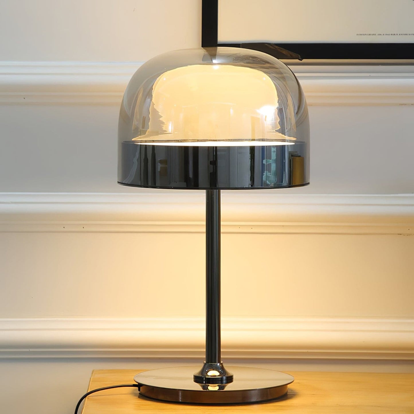 SereneGlow - Lampada da Tavolo con Design Armonioso e Diffusione di Luce Morbida