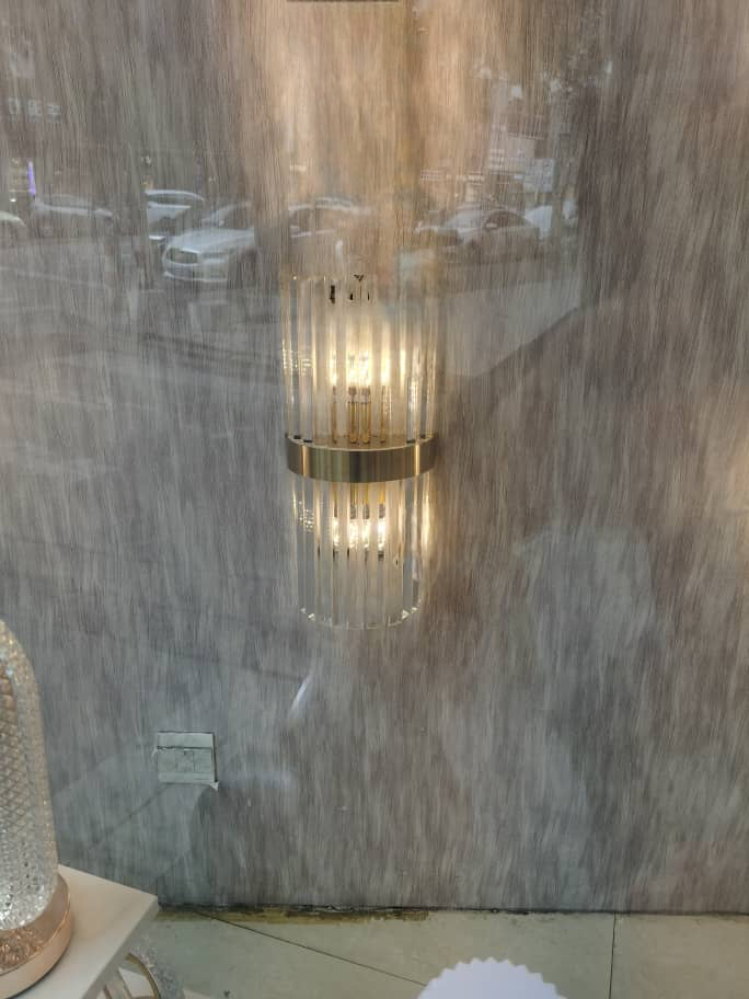 GoldenGleam – Elegant Gold Wall Light with Warm Glow