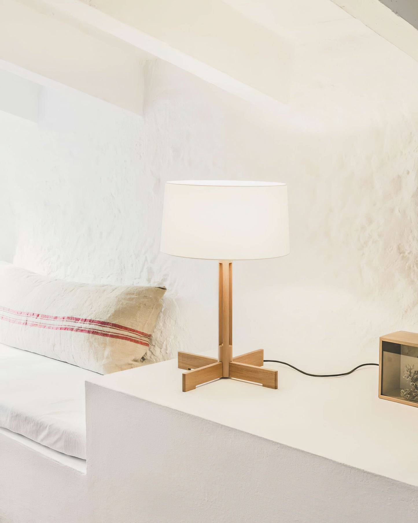 ModGlow - Modern Table Lamp with Soft, Warm Lighting