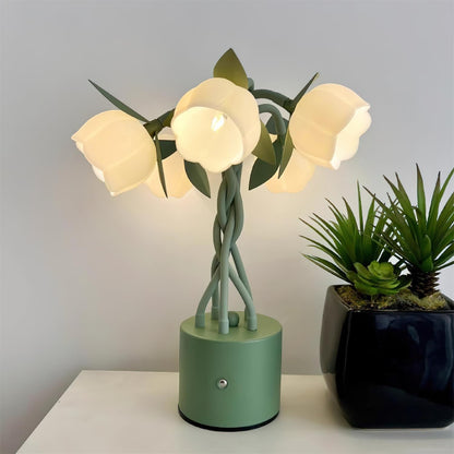 PetalAura – Sculptural Floral Table Lamp