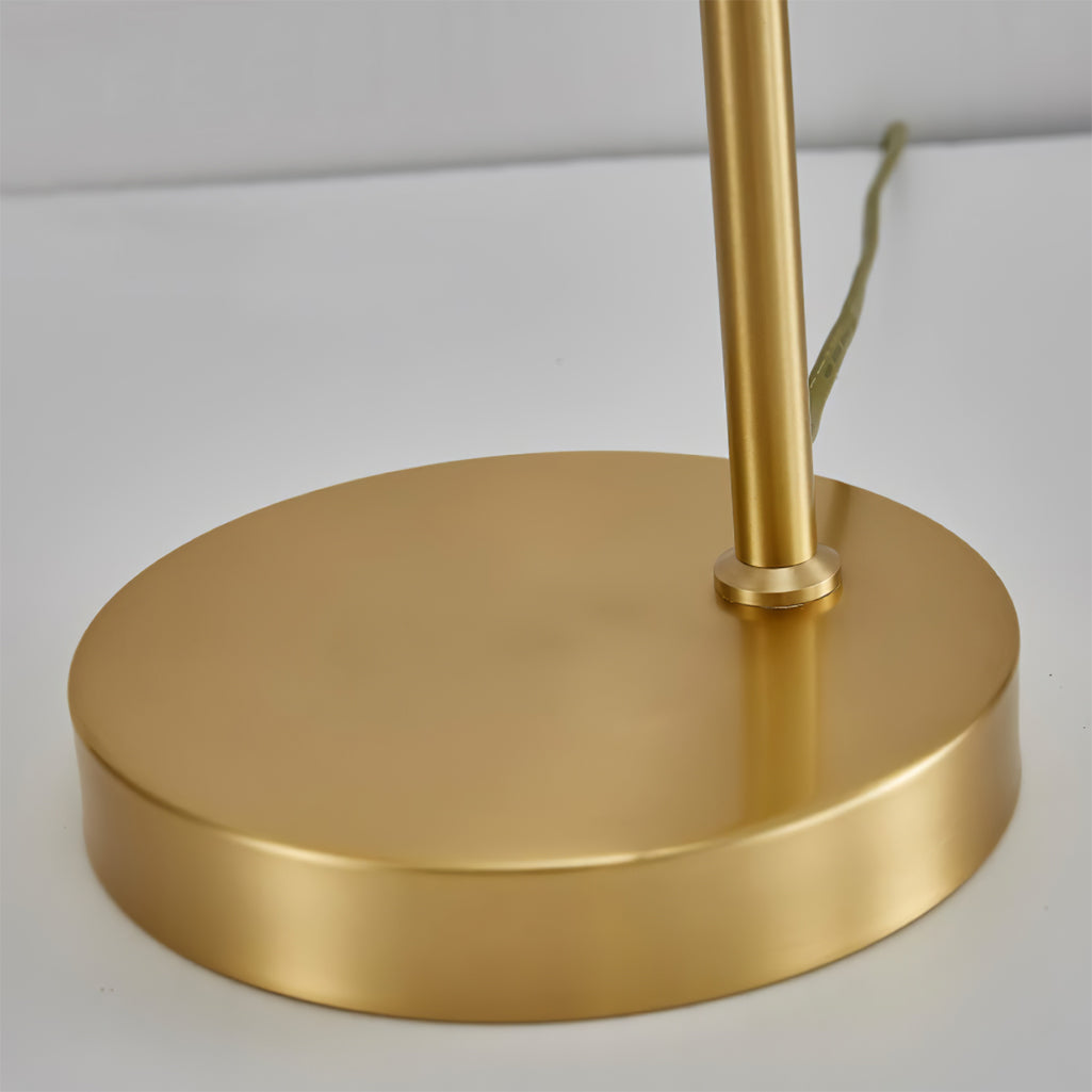 BrassGlow – Timeless Brass Table Lamp with Functional Design
