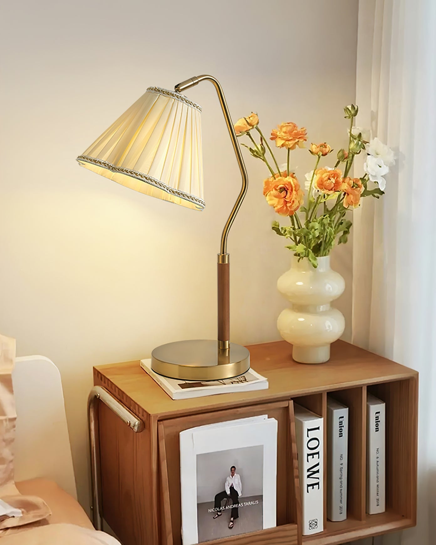 GlamourLux – Luxurious Fabric Table Lamp