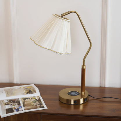 GlamourLux – Luxurious Fabric Table Lamp