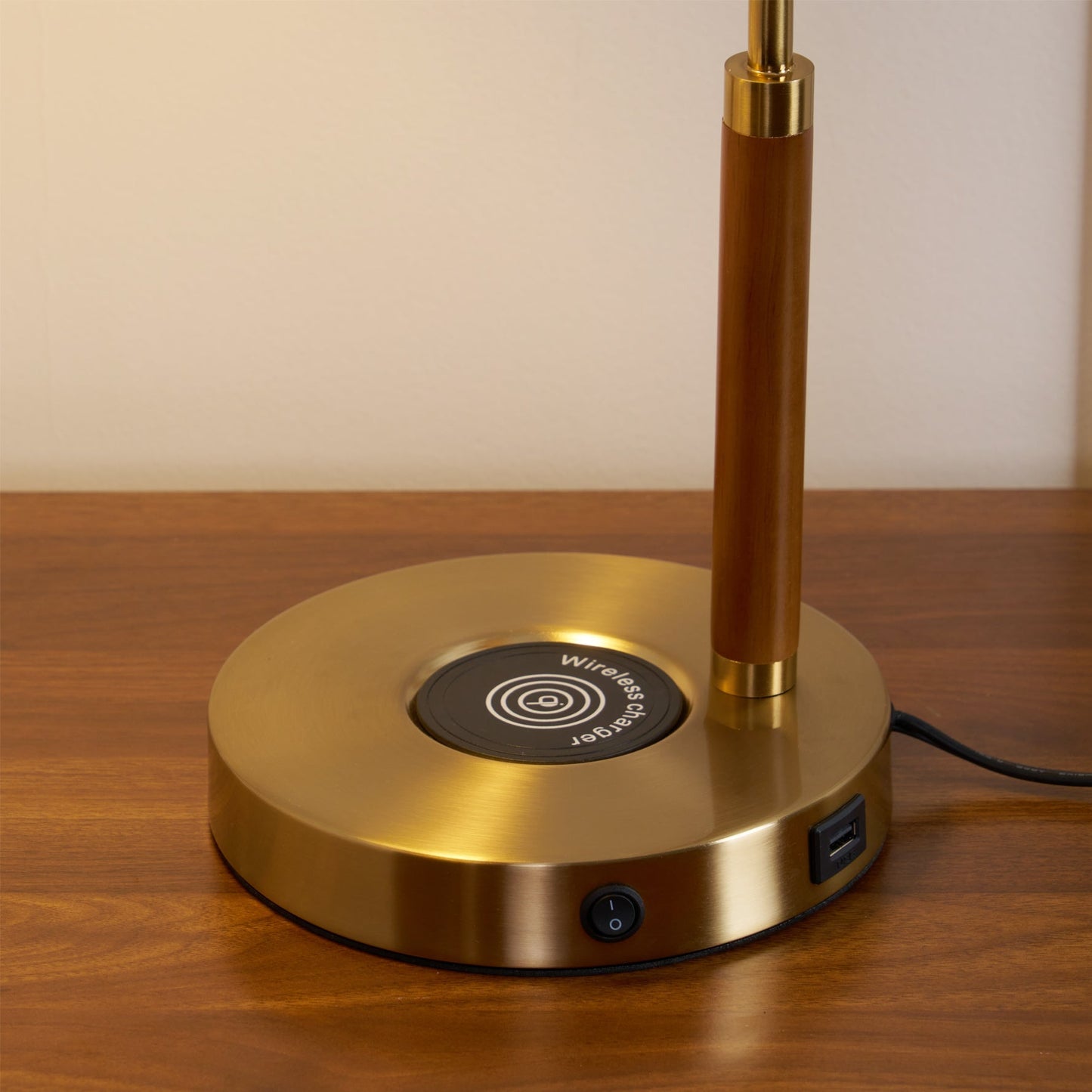 GlamourLux – Luxurious Fabric Table Lamp