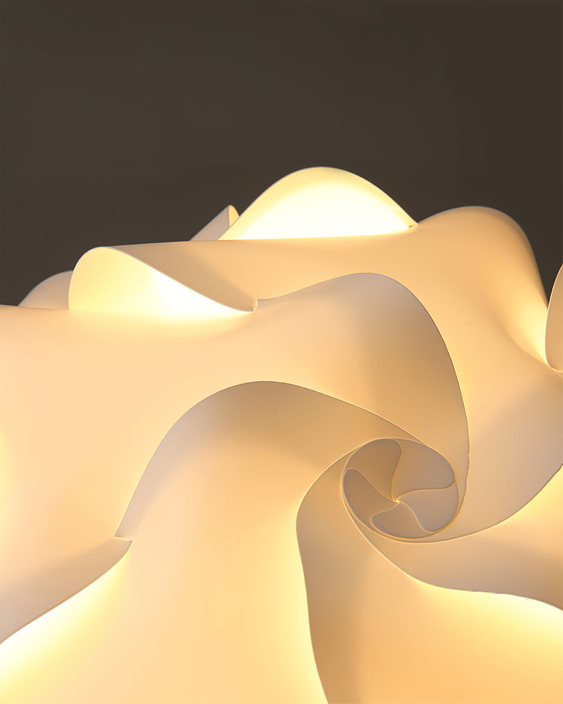 FloraBeam - Table Lamp with Blooming Influence and Sophisticated Illumination
