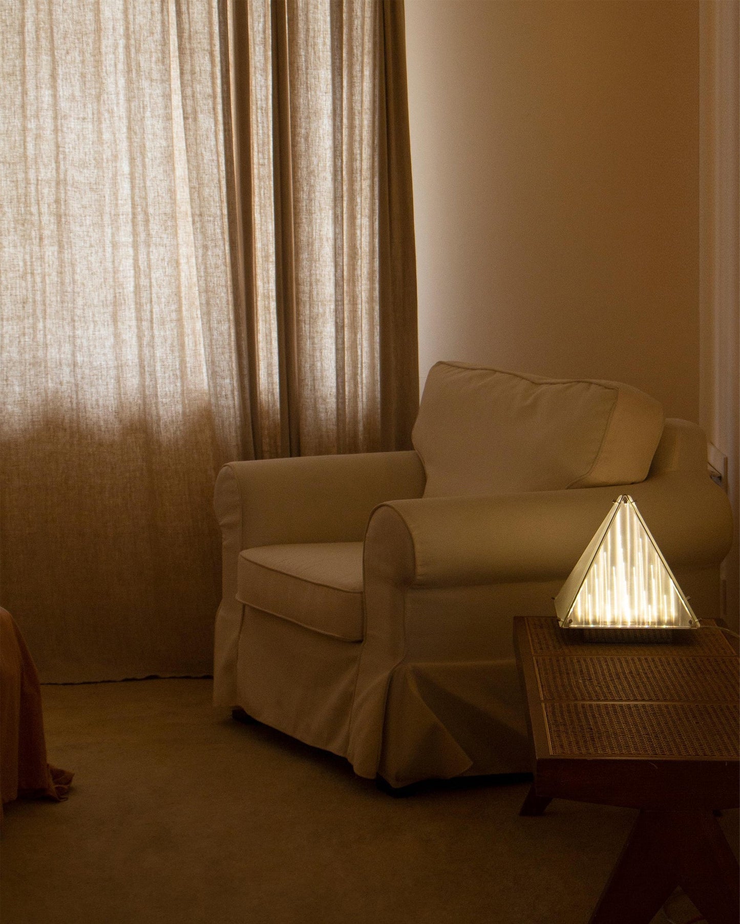 ShineBurst - Elegant Lamp