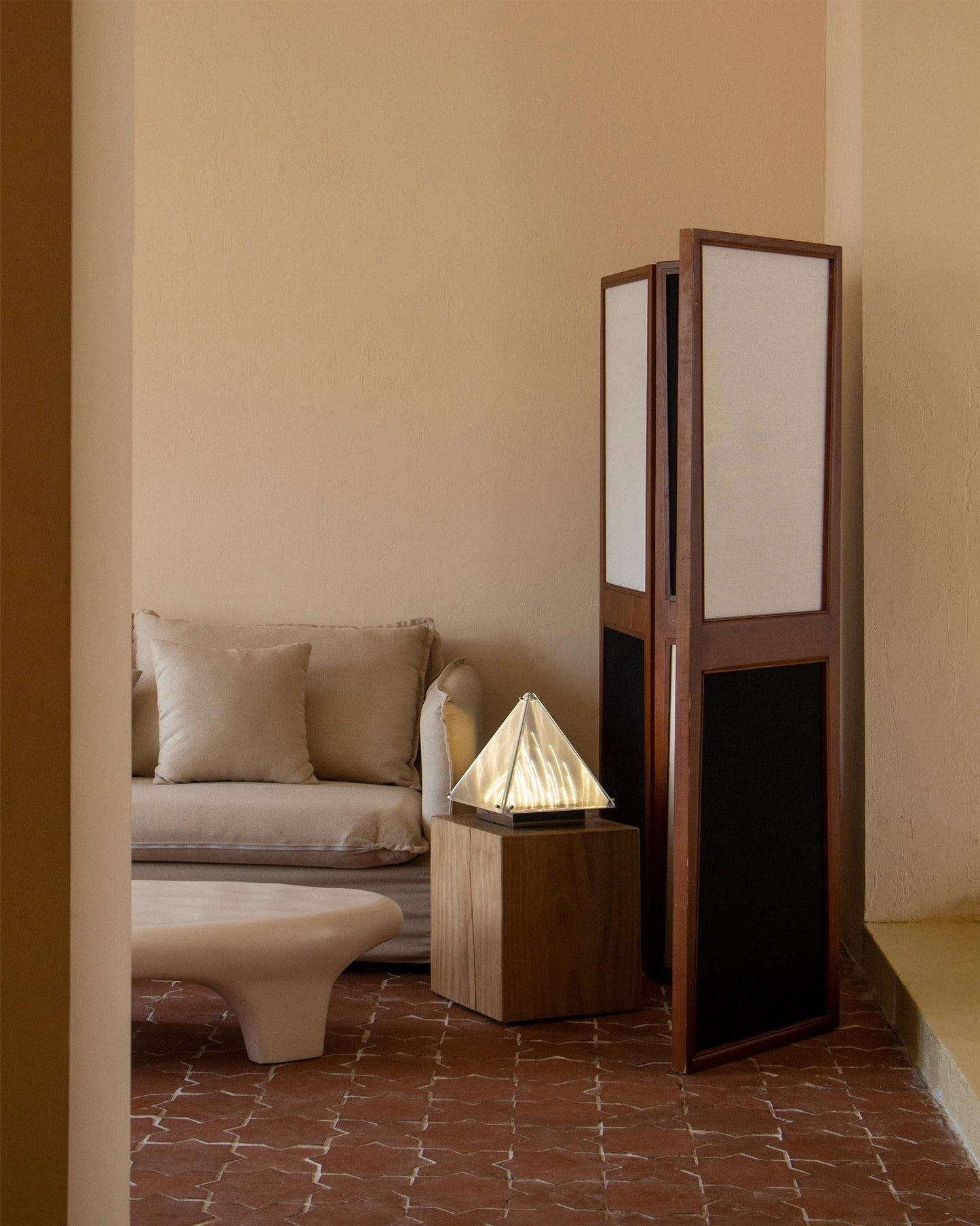 ShineBurst - Elegant Lamp