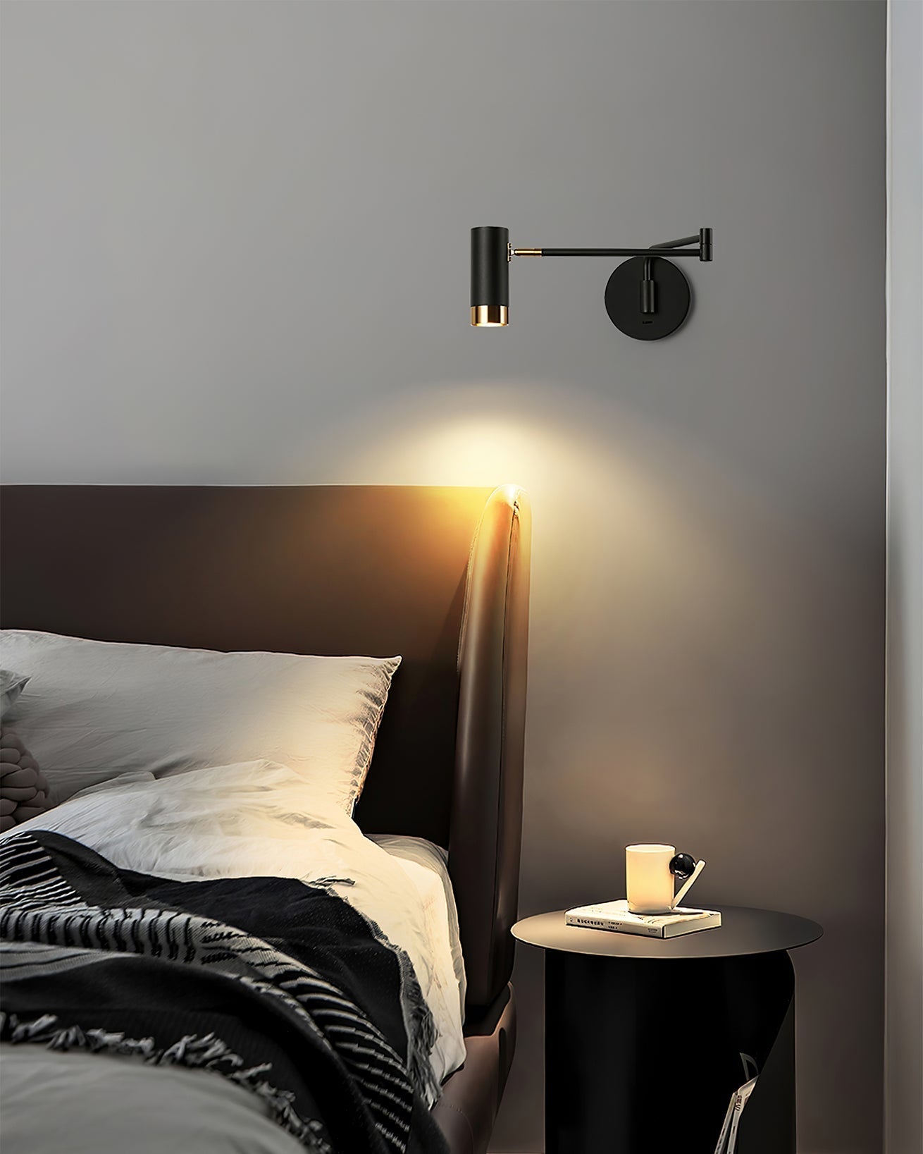FlexiLume – Lámpara de pared con brazo ajustable para una iluminación versátil