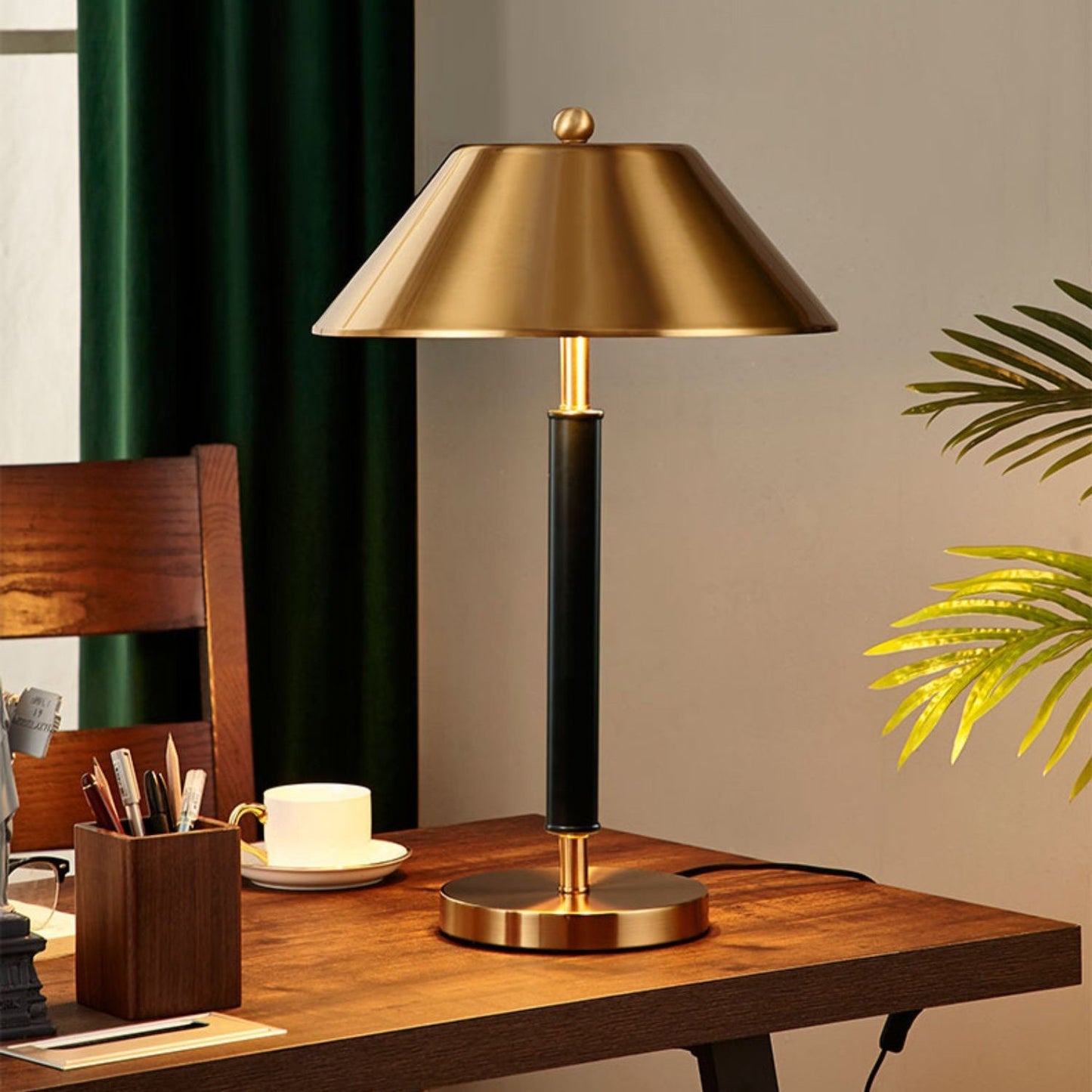 LuxeFuture - Elegant Lamp with Modern Form and Subtle Glow