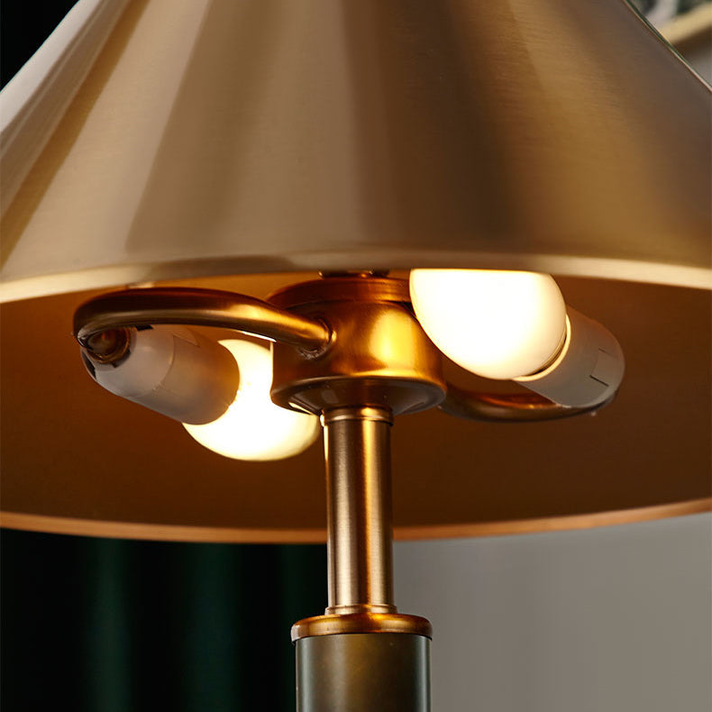 LuxeFuture - Elegant Lamp with Modern Form and Subtle Glow