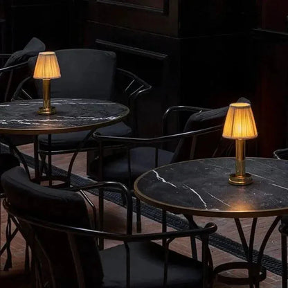 ShineBeam - Chic Wireless Table Lamp Design