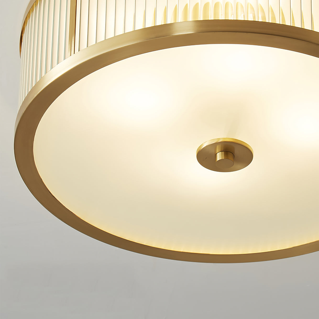 GenevaAura - Loftlampe med klassisk charme og indbydende lysfordeling