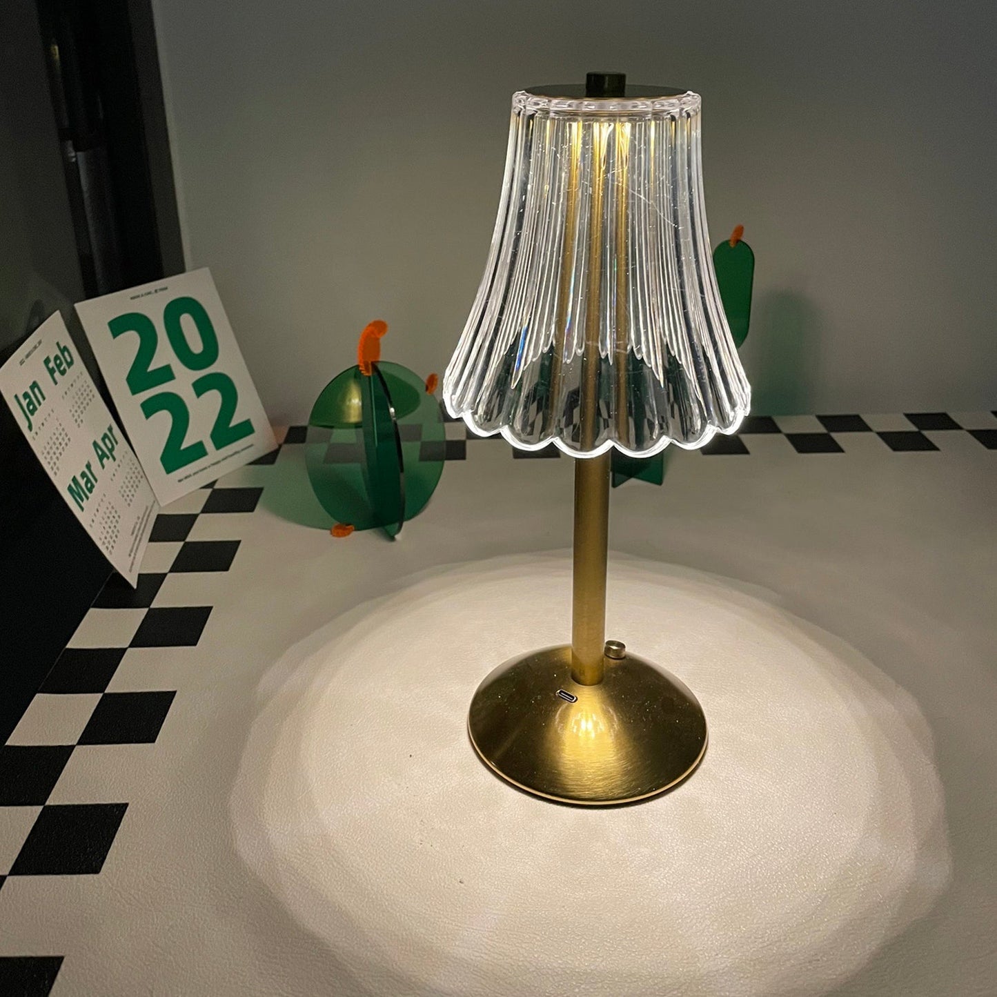 RadiantGold – Elegant Portable Table Lamp