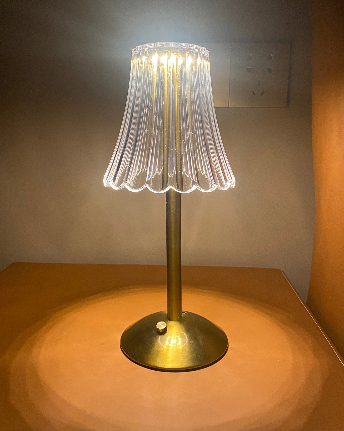 RadiantGold – Elegant Portable Table Lamp