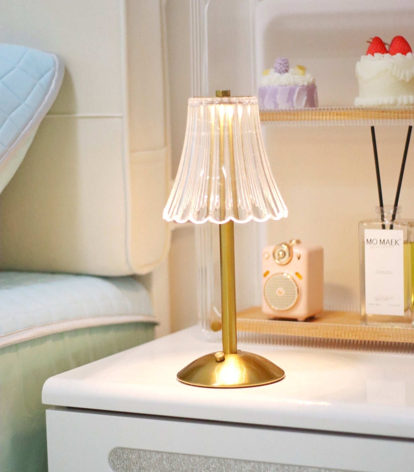 RadiantGold – Elegant Portable Table Lamp