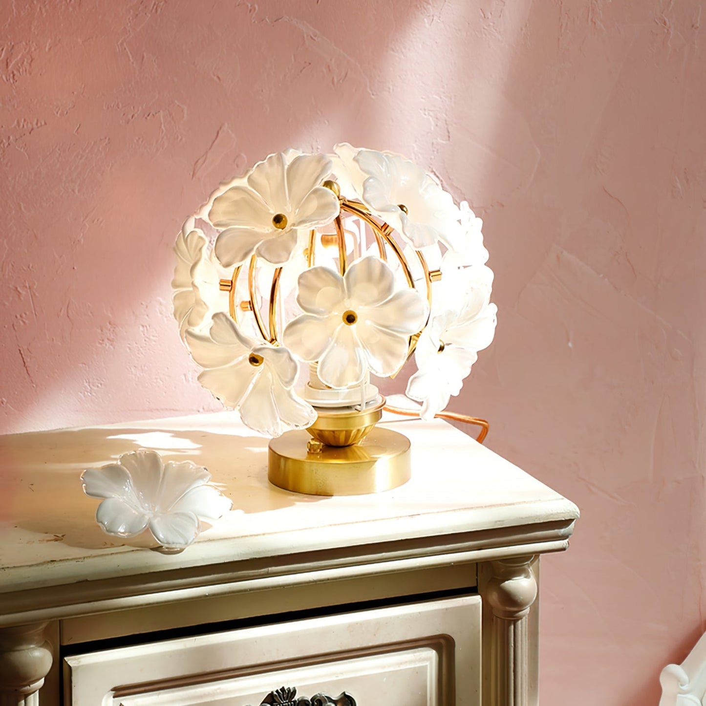 LuxeBloom - Floral Accent Lampe