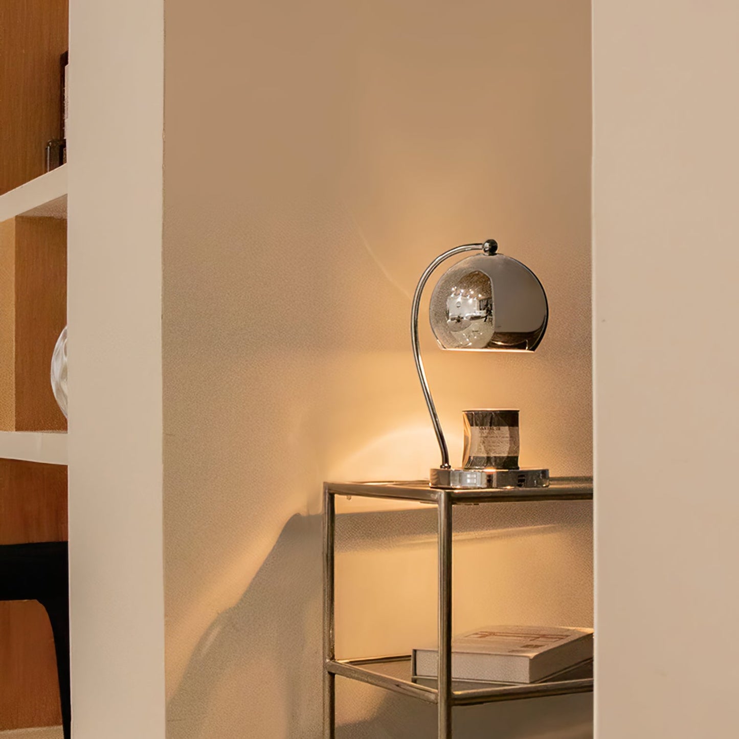 FlameGlow - Lámpara de Mesa con Luz Similar a una Vela y Acabado Elegante