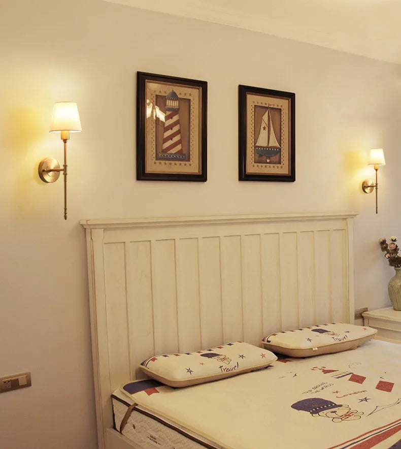 WarmCopper – Sleek Copper Wall Lamp with Soft Light