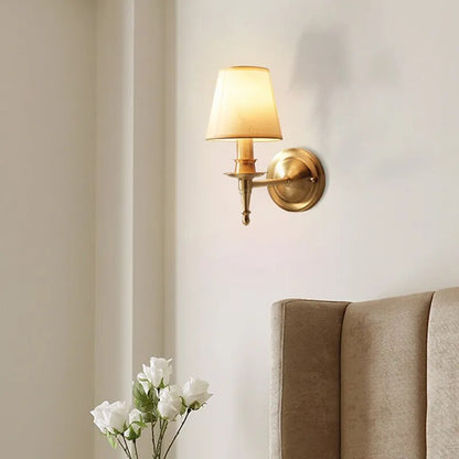 WarmCopper – Sleek Copper Wall Lamp with Soft Light