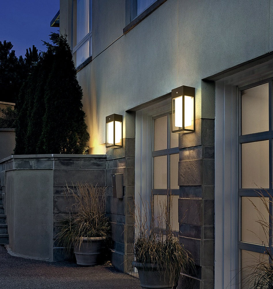 SolarAura – Smart Solar Wall Lamp for the Garden