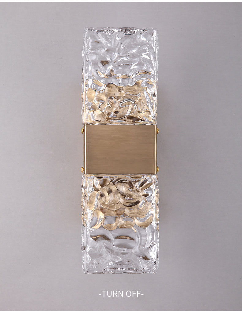 CrystalEdge – Minimalist Wall Lamp with Gold and Crystal Accents