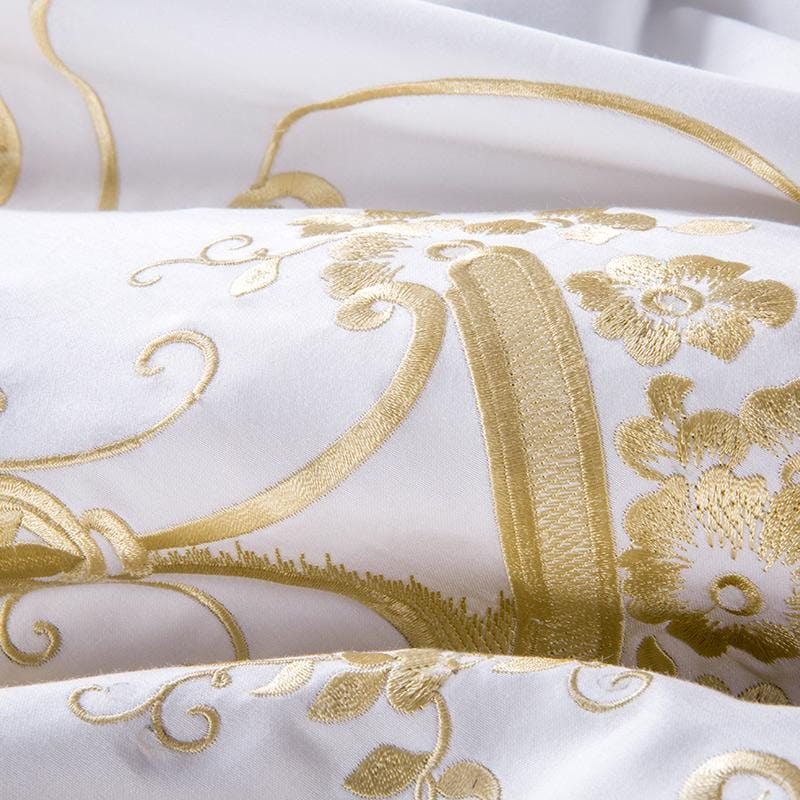 GoldenWood - Elegant White and Gold Bedding