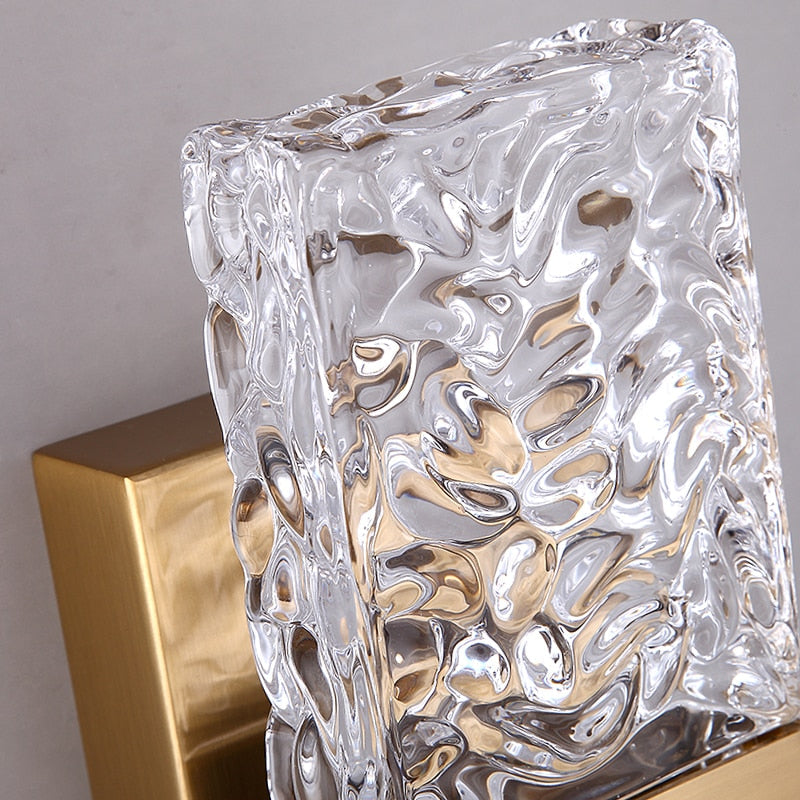 CrystalEdge – Minimalist Wall Lamp with Gold and Crystal Accents