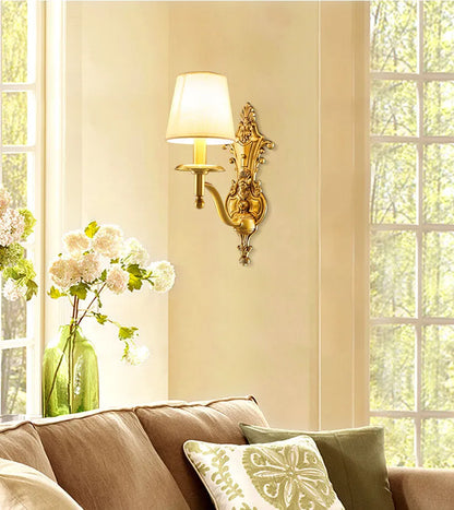 WarmCopper – Sleek Copper Wall Lamp with Soft Light