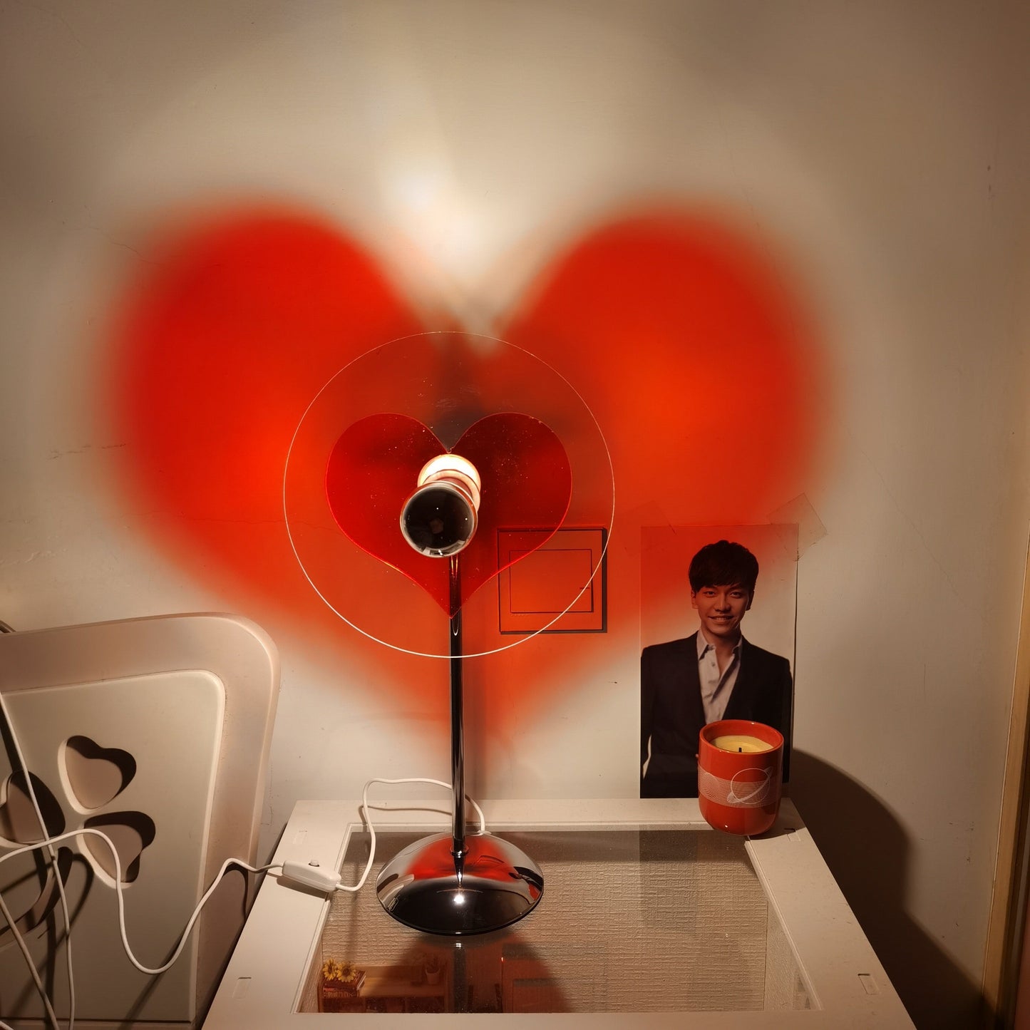 LoveGlow – Lámpara de Mesa Elegante con LED Recargable