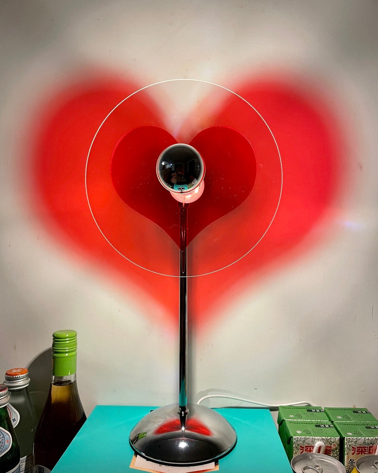 LoveGlow – Lámpara de Mesa Elegante con LED Recargable