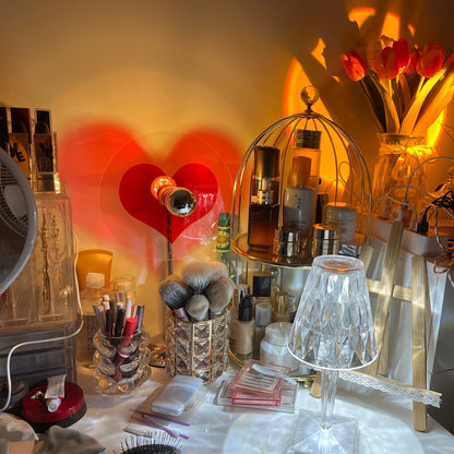 LoveGlow – Lámpara de Mesa Elegante con LED Recargable