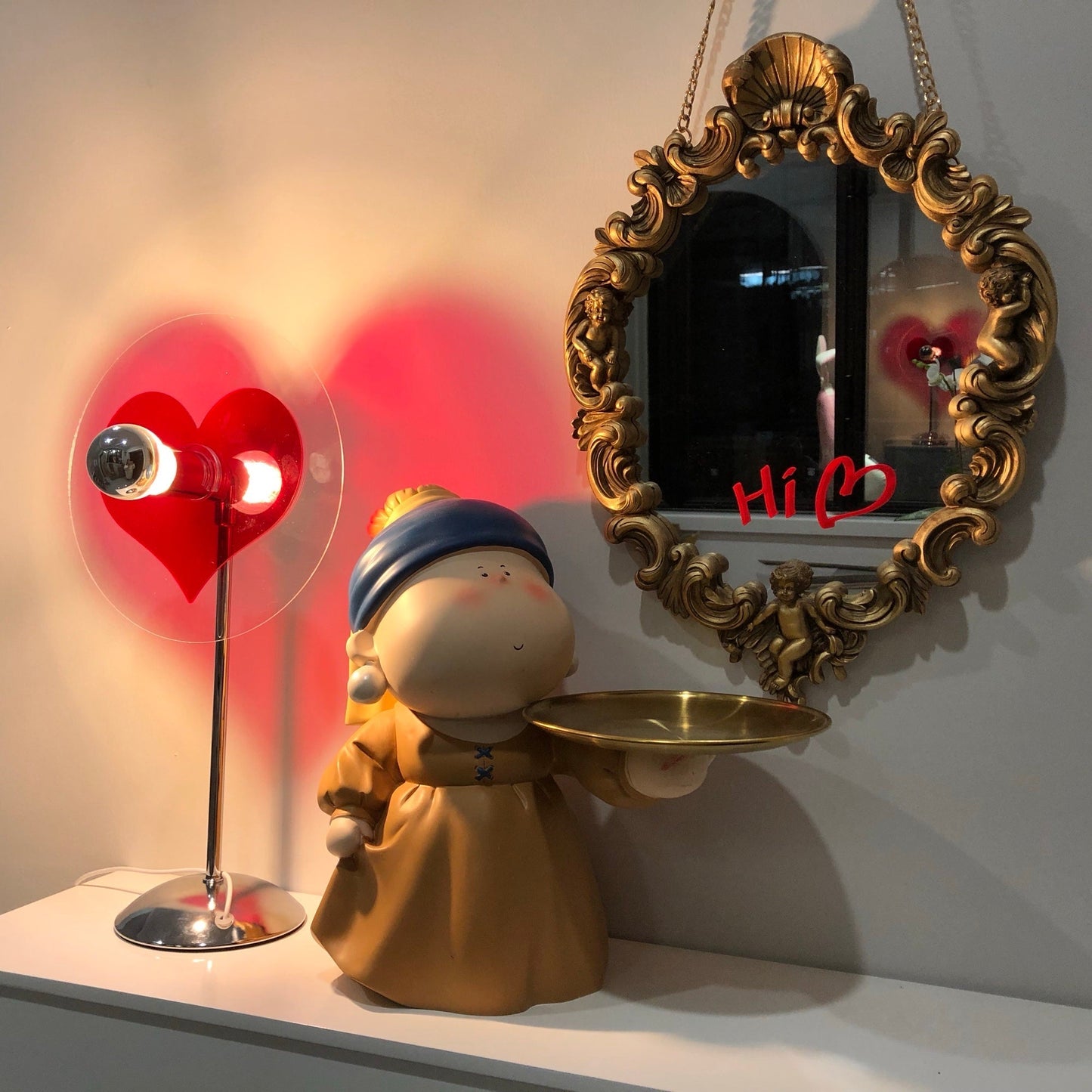 LoveGlow – Lámpara de Mesa Elegante con LED Recargable