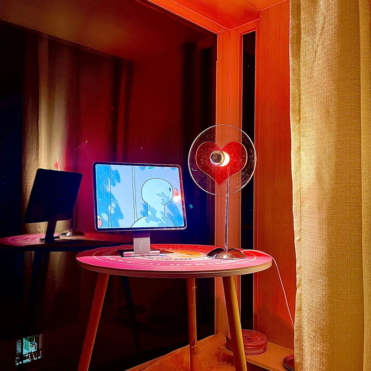 LoveGlow – Lámpara de Mesa Elegante con LED Recargable