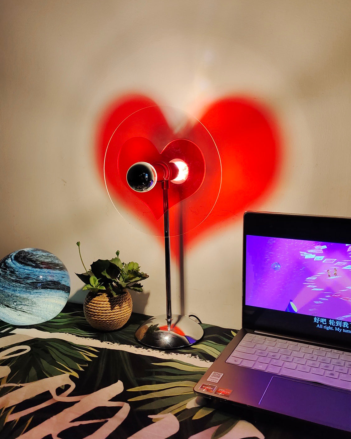 LoveGlow – Lámpara de Mesa Elegante con LED Recargable