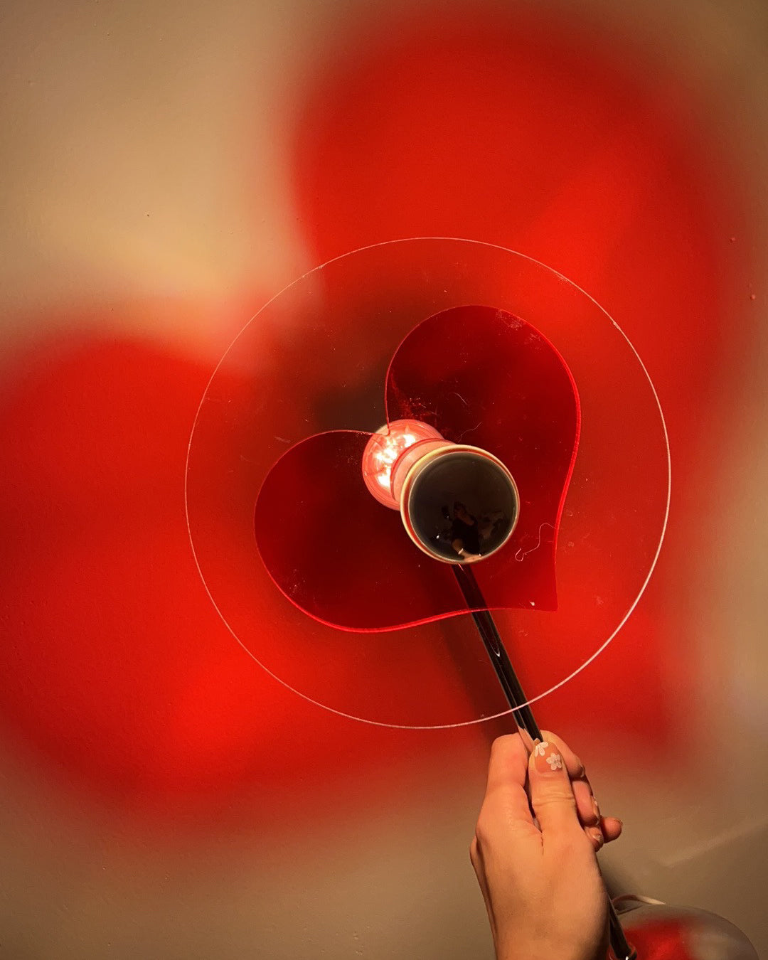 LoveGlow – Lámpara de Mesa Elegante con LED Recargable