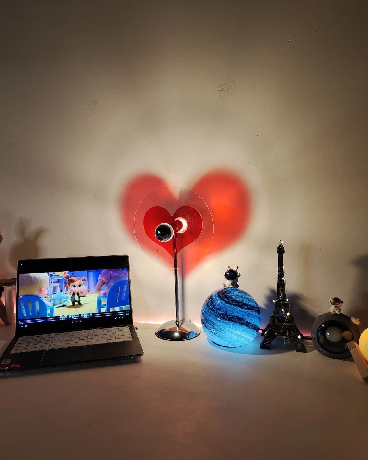 LoveGlow – Lámpara de Mesa Elegante con LED Recargable