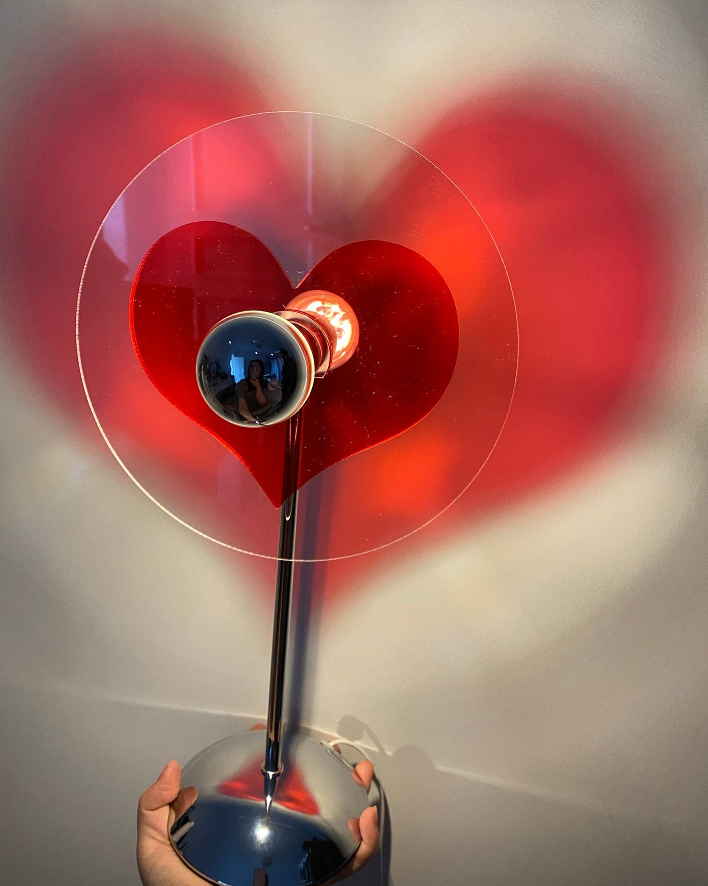 LoveGlow – Lámpara de Mesa Elegante con LED Recargable