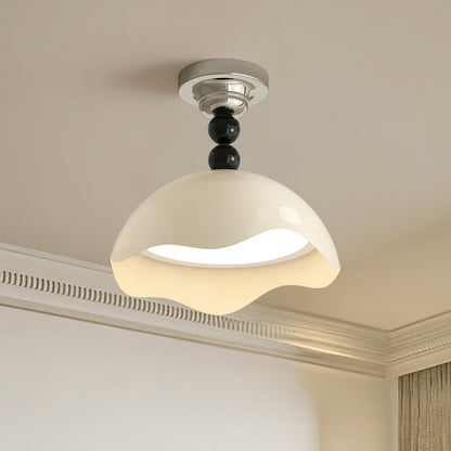 LuxeCrest - Loftlys med subtile detaljer og overdådig lys