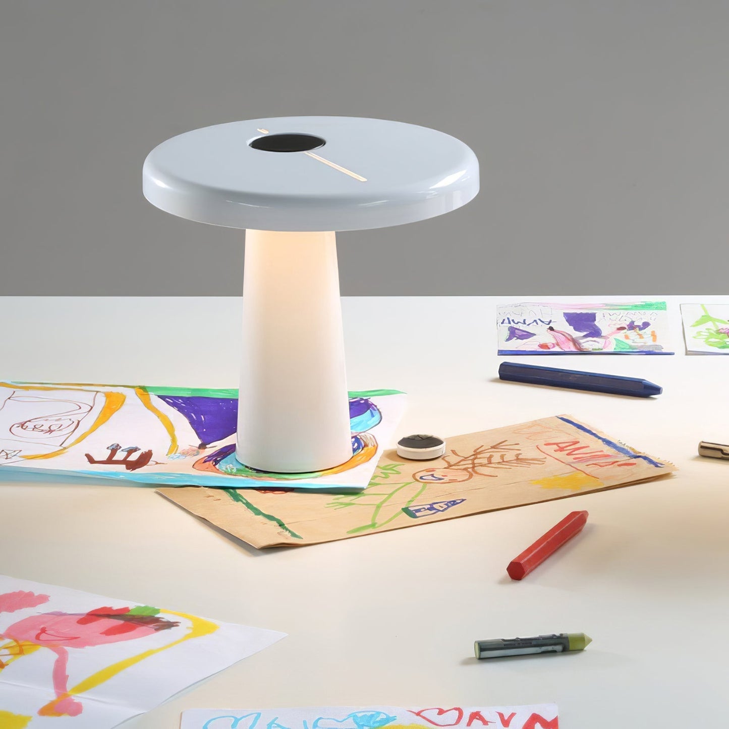 RoundLuxe - LED Table Lamp with Stylish Circular Form and Soft Glow