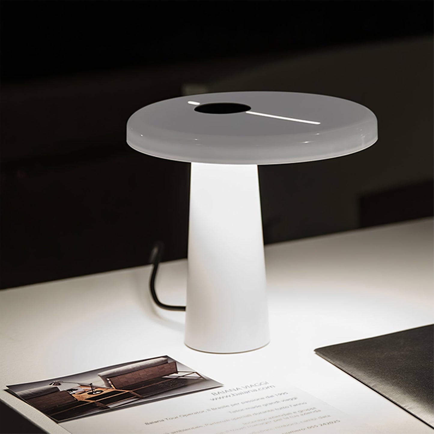 RoundLuxe - LED Table Lamp with Stylish Circular Form and Soft Glow