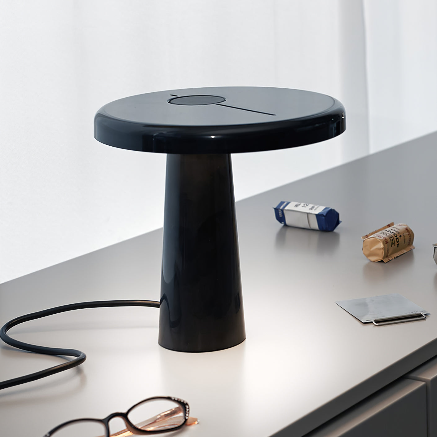 RoundLuxe - LED Table Lamp with Stylish Circular Form and Soft Glow