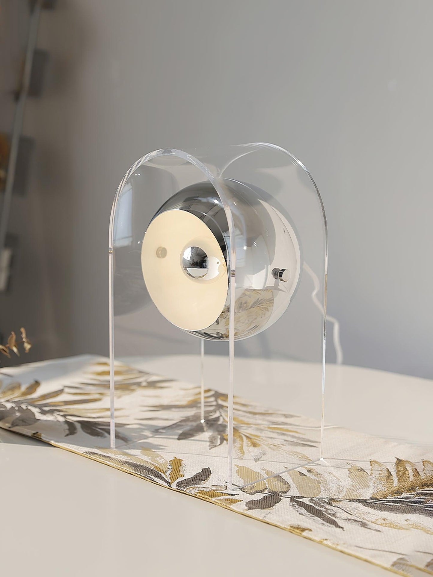 LuxeTouch - Lámpara de Mesa Sofisticada con Activación Táctil