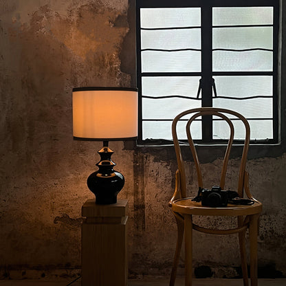 VintageGlow - Lámpara con diseño de frasco clásico y luz suave