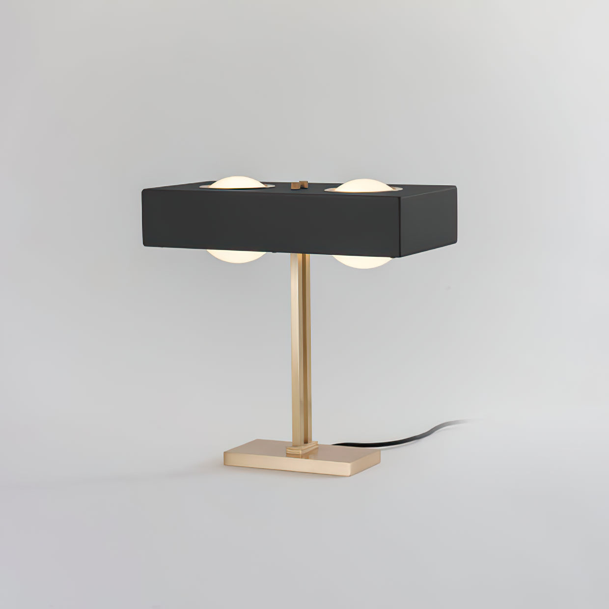 OrganicLuxe - Stylish Lamp with Natural Design and Gentle Glow