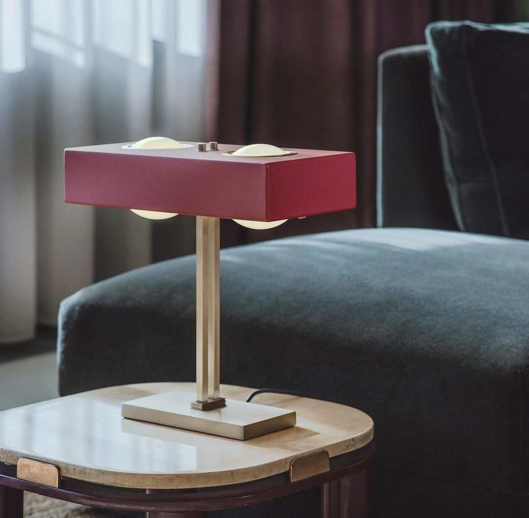 OrganicLuxe - Stylish Lamp with Natural Design and Gentle Glow